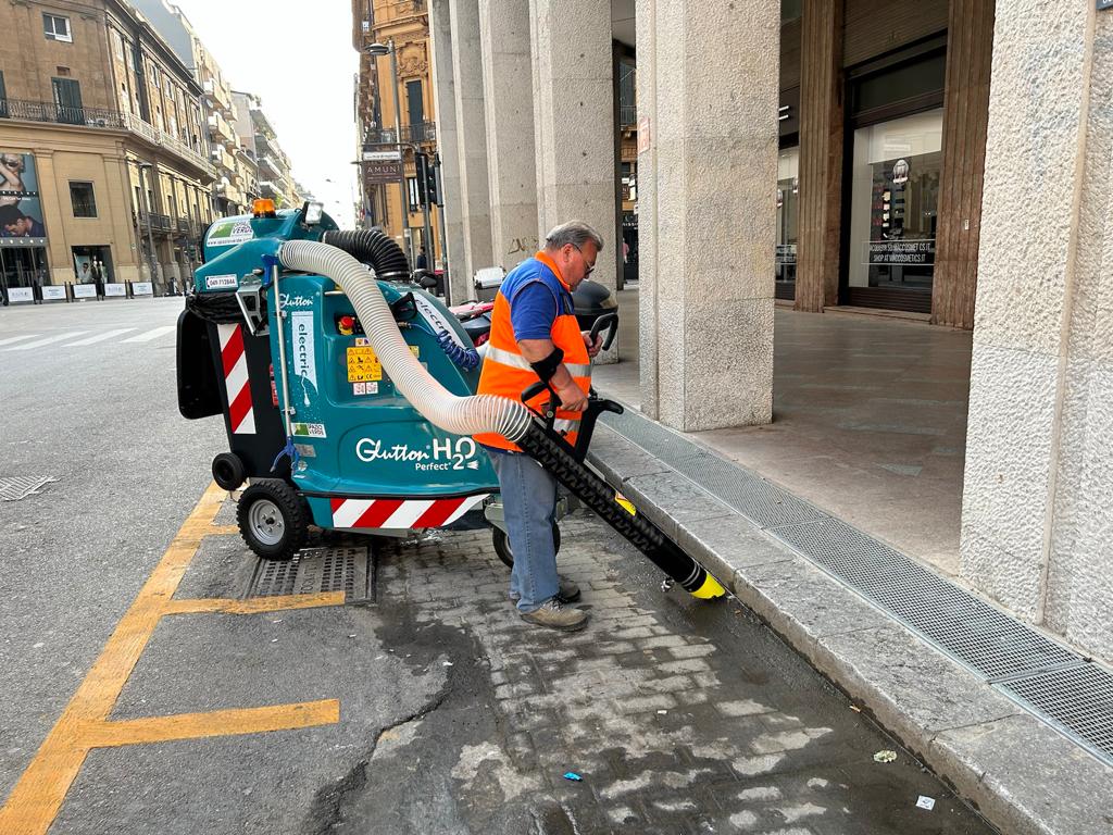 Palermo, accordo con la Rap. Reset si occuperà del diserbo delle strade