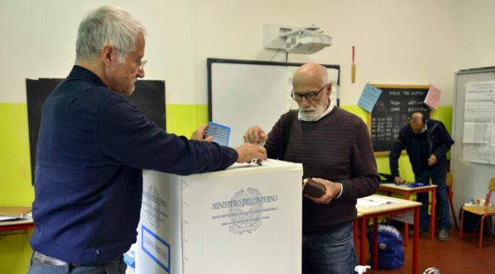 Amministrative, si vota in Sicilia, Sardegna e per i ballottaggi. Cala affluenza