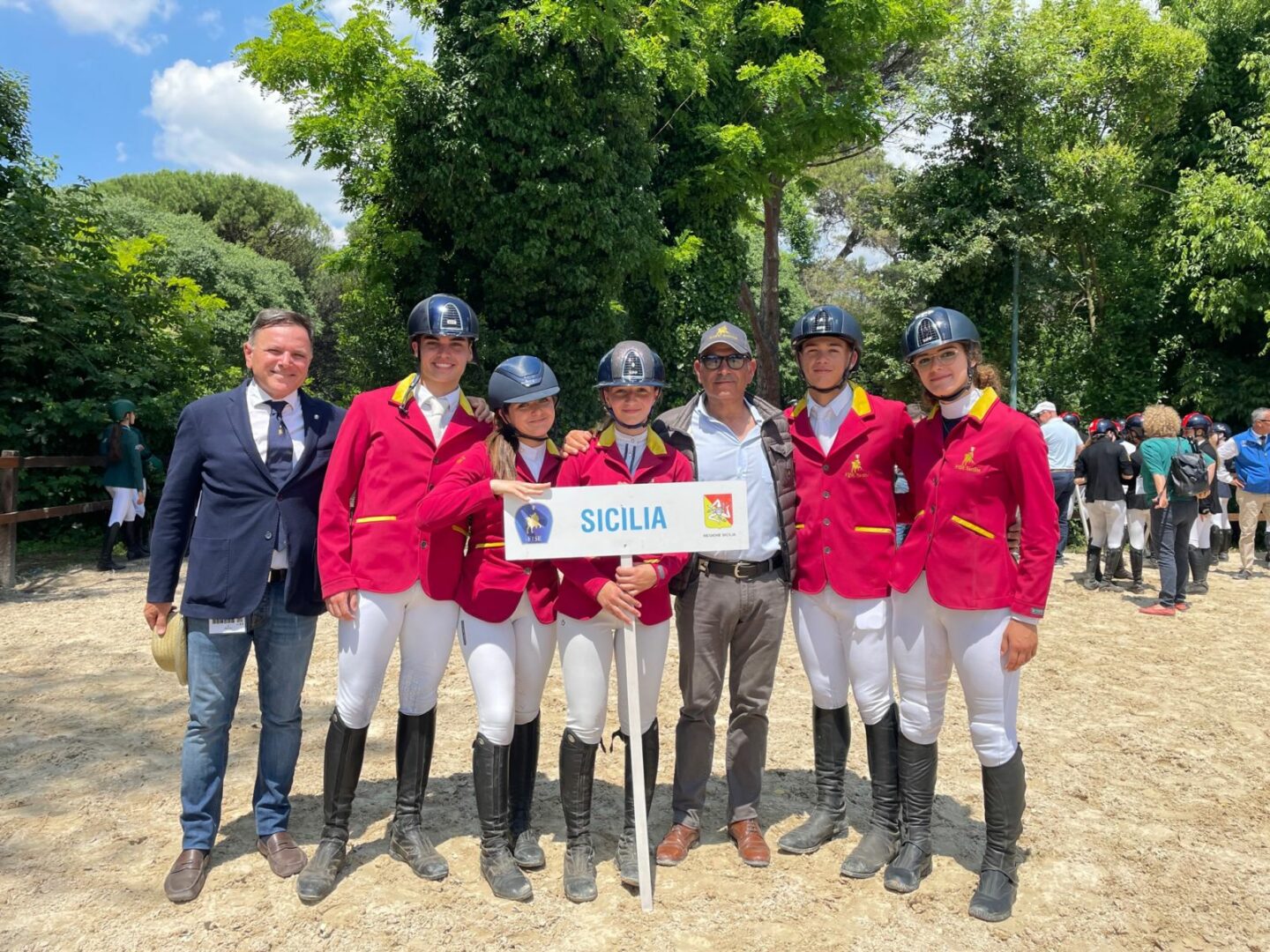 Salto a ostacoli, la Sicilia 2^ nella Coppa del Presidente di Piazza di Siena Salto a ostacoli, la Sicilia 2^ nella Coppa del Presidente di Piazza di Siena