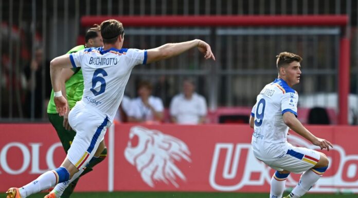 Il Lecce espugna Monza e si salva, decide Colombo al 101′