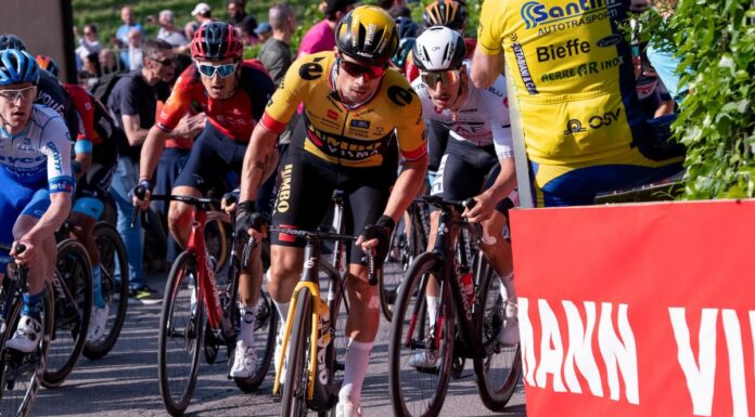 A Cavendish l’ultima tappa del Giro, Roglic vince la corsa