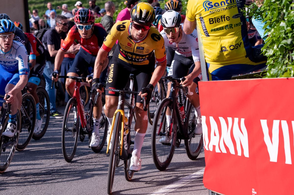 A Cavendish l’ultima tappa del Giro, Roglic vince la corsa A Cavendish l’ultima tappa del Giro, Roglic vince la corsa