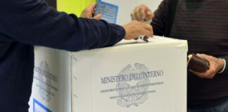 Amministrative, ai ballottaggi affluenza in calo al 49,6%