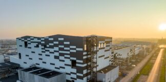 Inaugurata in Francia prima gigafactory Stellantis per batterie Acc