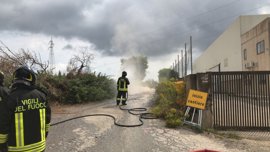 Ragusa, tranciato tubo gas in uno scavo. Intervengono Vigili del Fuoco