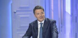 Renzi “Politici e giornalisti spiati, il governo faccia chiarezza”