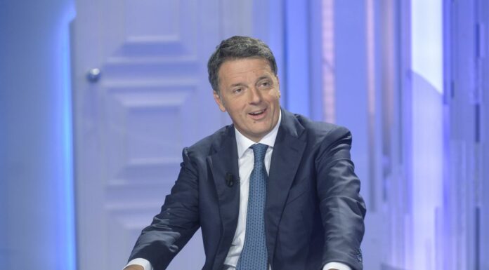 Renzi “Politici e giornalisti spiati, il governo faccia chiarezza”