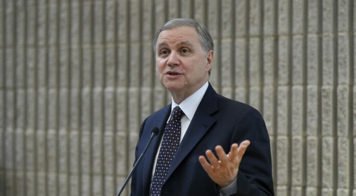 Visco “La crescita supera le attese, sui tassi serve gradualità”