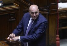 Crosetto “Dialogo per abbassare tensioni tra Kosovo e Serbia”