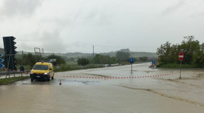 Maltempo nelle Marche e in Emilia Romagna, piogge e allagamenti