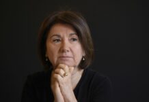 Roccella contestata al Salone del Libro. Meloni “Inaccettabile”. Schlein “Governo autoritario”