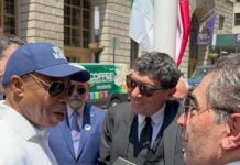 Una targa a New York per ricordare Arturo Di Modica e il suo toro di Wall Street