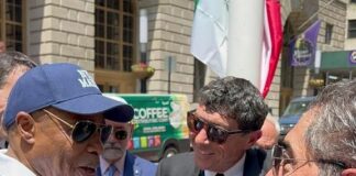 Una targa a New York per ricordare Arturo Di Modica e il suo toro di Wall Street