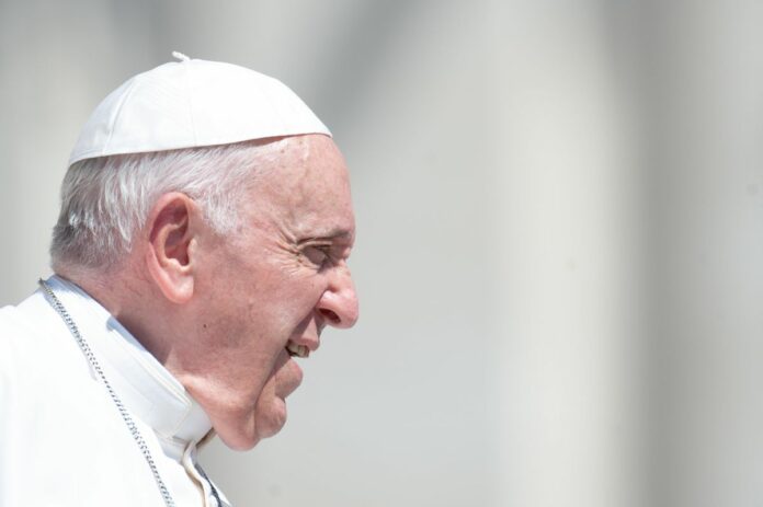 Roma, Papa Francesco all' udienza generale settimanale in Piazza San Pietro