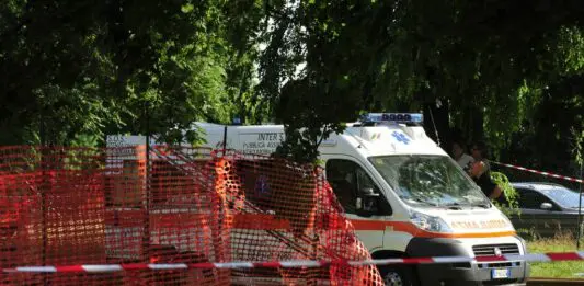 Incidente sul lavoro al confine tra le province di Palermo e Trapani, un operaio muore incastrato in una mietitrice