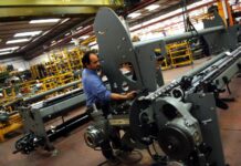 Ad aprile produzione industriale in calo