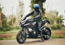 Bmw Motorrad presenta il prototipo M 1000 XR da 200 cavalli