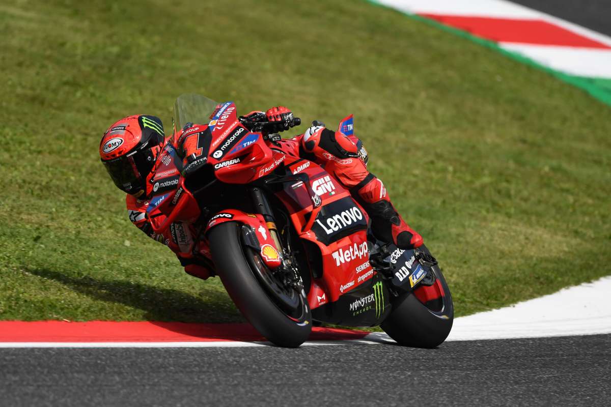 Bagnaia vince la Sprint Race del Mugello davanti a Bezzecchi Bagnaia vince la Sprint Race del Mugello davanti a Bezzecchi