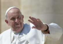 Papa Francesco “Sfida immigrazione si affronti partendo da fraternità”