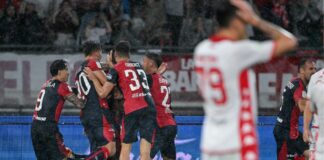 Il Cagliari torna in Serie A, Pavoletti gol in casa Bari