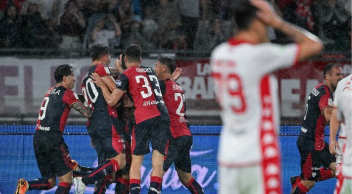 Il Cagliari torna in Serie A, Pavoletti gol in casa Bari