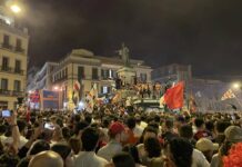 Cagliari si risveglia in A, notte di festa per i tifosi