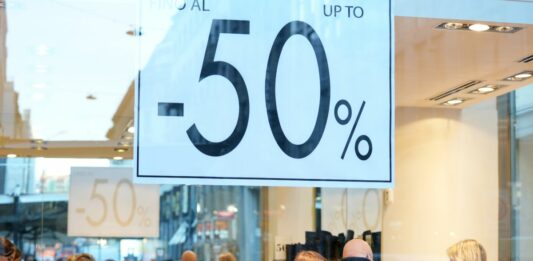 Al via i saldi invernali: la Valle d’Aosta anticipa di un giorno, dal 3 gennaio le altre Regioni