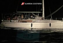 Guardia Costiera salva 96 migranti a Roccella
