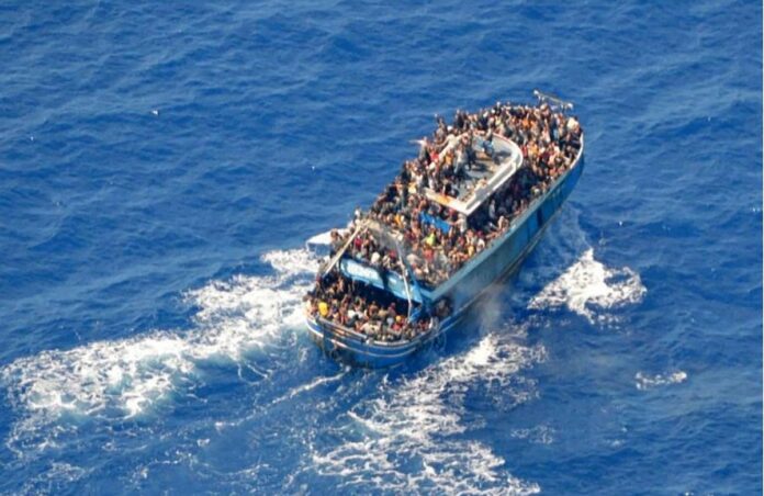 Grecia: almeno 79 persone sono annegate durante la fuga nel Mar Mediterraneo a sud-ovest della Grecia. Ne mancano centinaia