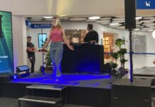 Mara Sattei canta all’aeroporto di Linate per la Festa della Musica