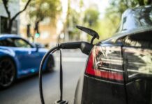 L’Acea chiede rinvio su norme commercio veicoli elettrici fra Ue e Uk