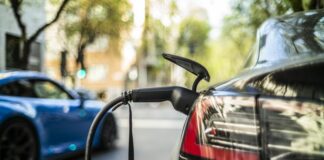 L’Acea chiede rinvio su norme commercio veicoli elettrici fra Ue e Uk