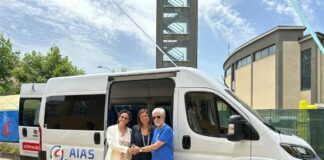 Unicredit dona un pulmino all’Aias di Piazza Armerina