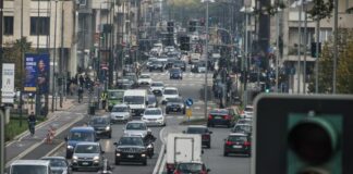 Parco auto italiano vecchio e inquinante, 9,3% ha più di 30 anni