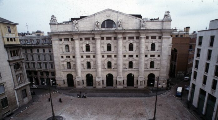 Piazza Affari sui massimi nei primi 6 mesi