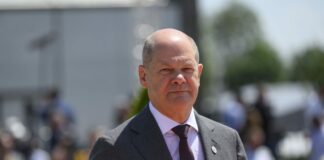 Migranti, Scholz “Non possiamo lasciare l’Italia da sola”