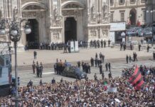 Al Duomo di Milano l’ultimo saluto a Berlusconi con i funerali di Stato