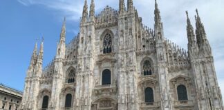 Si suicida gettandosi dal Duomo il killer in fuga. Trovato il cadavere della 50enne scomparsa