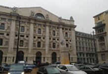 Apertura negativa per Piazza Affari
