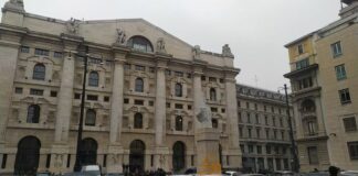 Apertura negativa per Piazza Affari