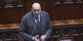 Crosetto “L’Italia resta con l’Ucraina, ogni sforzo per la diplomazia”