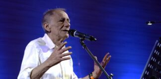 Il “professore” Roberto Vecchioni compie 80 anni