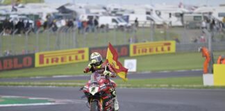 La posteriore SC0 la chiave vincente al Donington Park