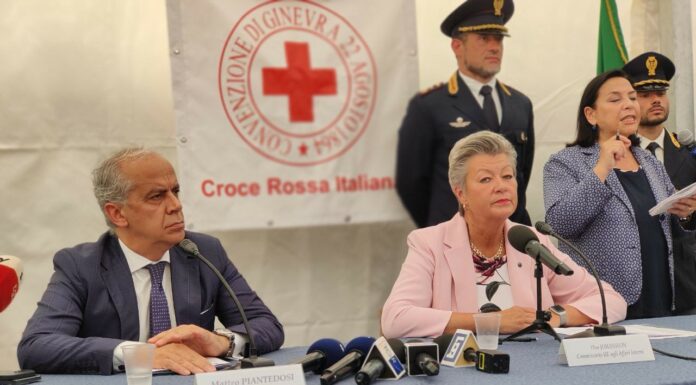 Piantedosi e Johansson a Lampedusa “Priorità lotta a trafficanti”