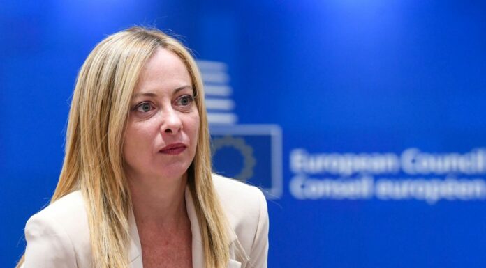 Immigrazione, Meloni “Fermare quella illegale prima che arrivi da noi”