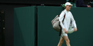 Sinner ai quarti a Wimbledon, Galan battuto in tre set