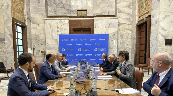 Urso incontra Tavares, condiviso l’obiettivo di rafforzare la produzione in Italia