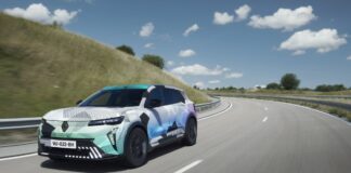 Prime immagini del nuovo Renault Scenic E-Tech Electric