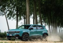 Jeep Avenger in servizio con i Vigili del Fuoco