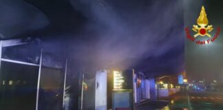 Incendio nell’aeroporto di Catania, lo scalo riparte con due voli all’ora